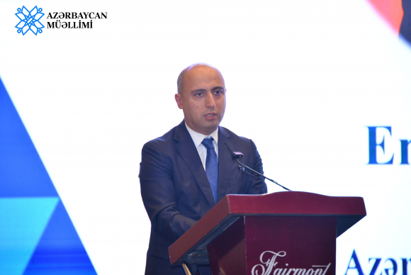 Emin Əmrullayev: Qızların təhsilinə dəstək ən yaxşı investisiyadır